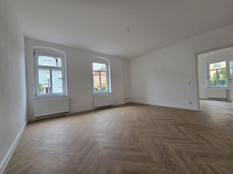 großzügig, helle 4-Zimmerwohnung in gepflegter Wohnanlage mit Balkon zu verkaufen - BEZUGSFREI!